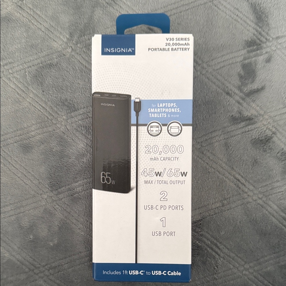 Insignia 20,000mAh Portable Battery Pack - Black